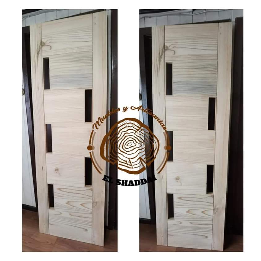 Puerta Pino Radiata